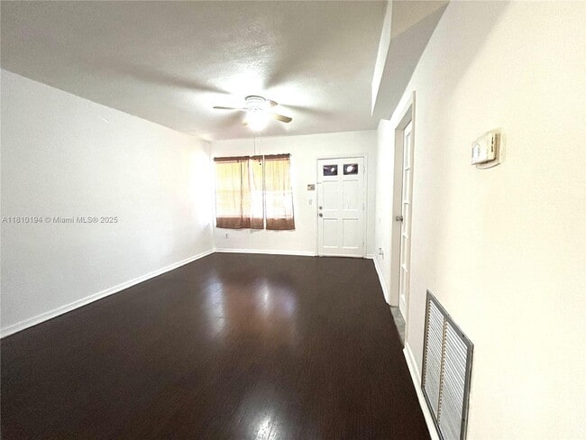 Foto del edificio - 6211 NW 37th Terrace