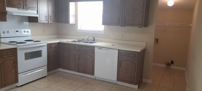 Foto del edificio - 326 Mission Ridge Rd