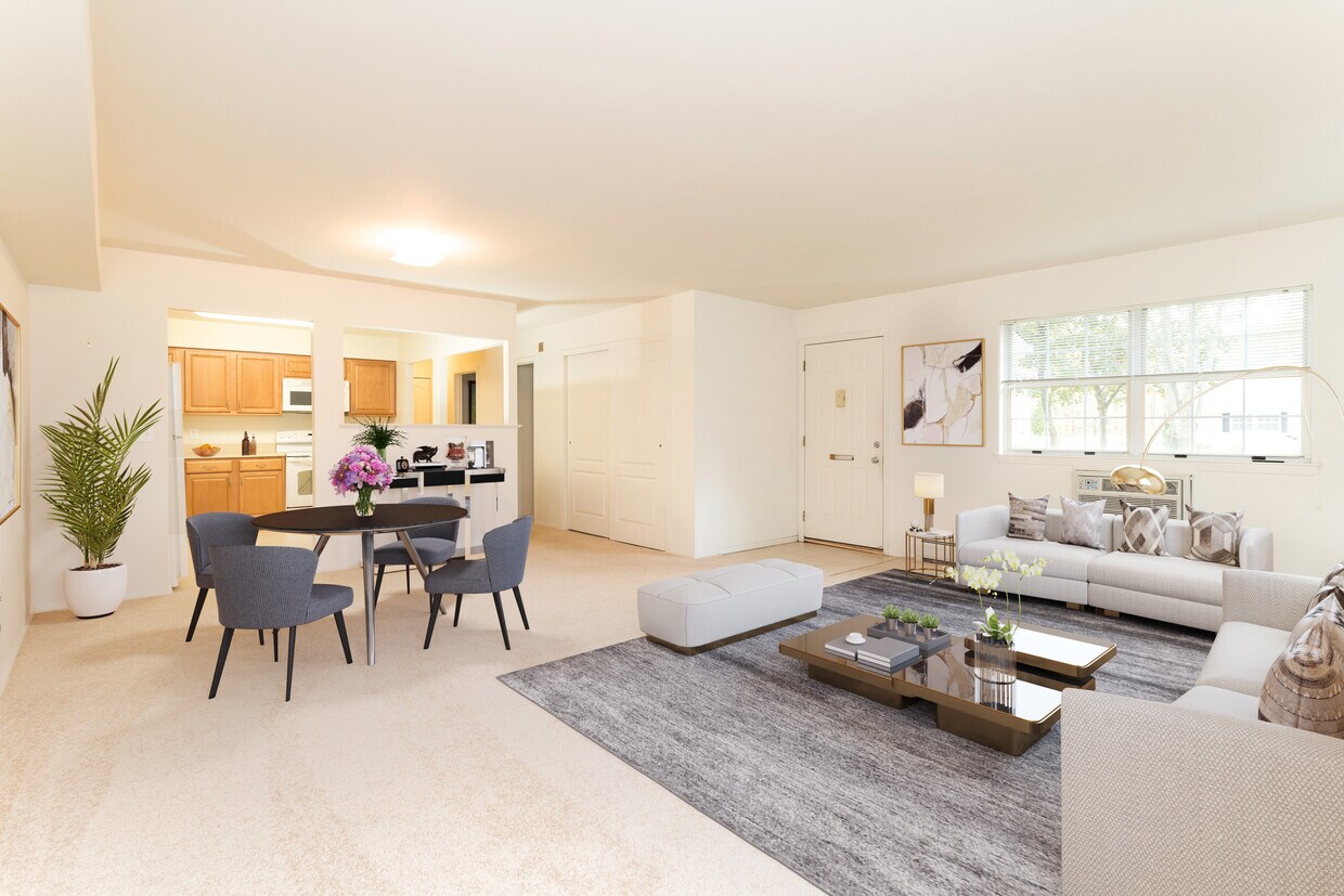 Pine Hills South 1 Meadowoods Ln Moriches, NY Apartments for Rent