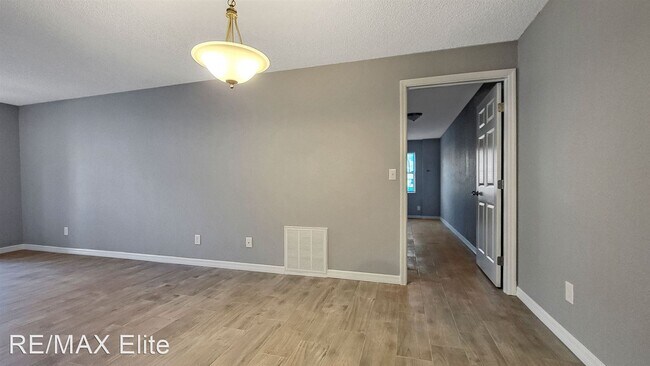 Foto del edificio - 3 br, 2 bath House - 318 Sun Dial Ct