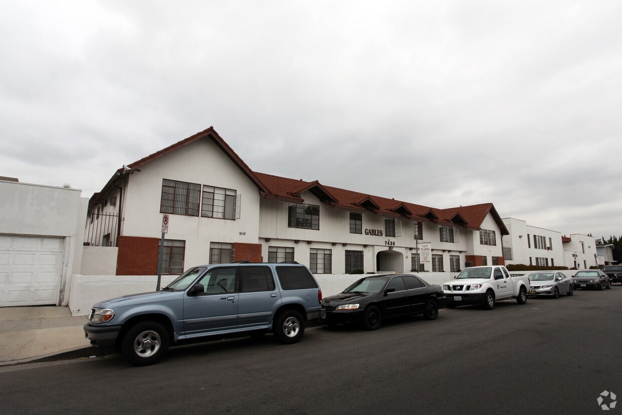 Building Photo - The Gables Apartments