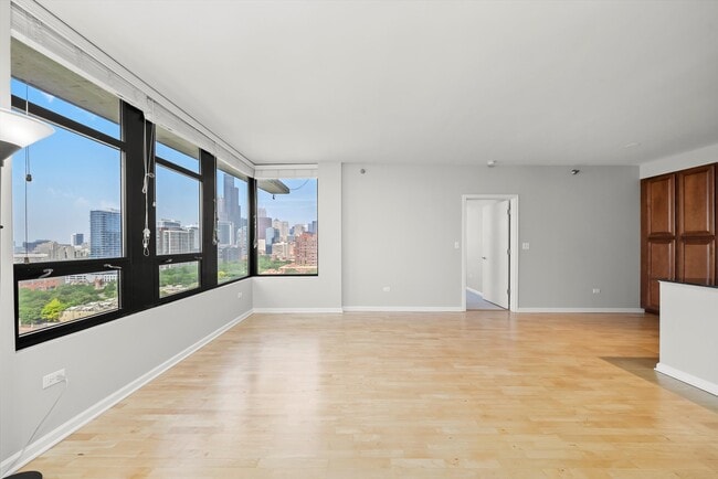 Foto del edificio - 1255 S State St