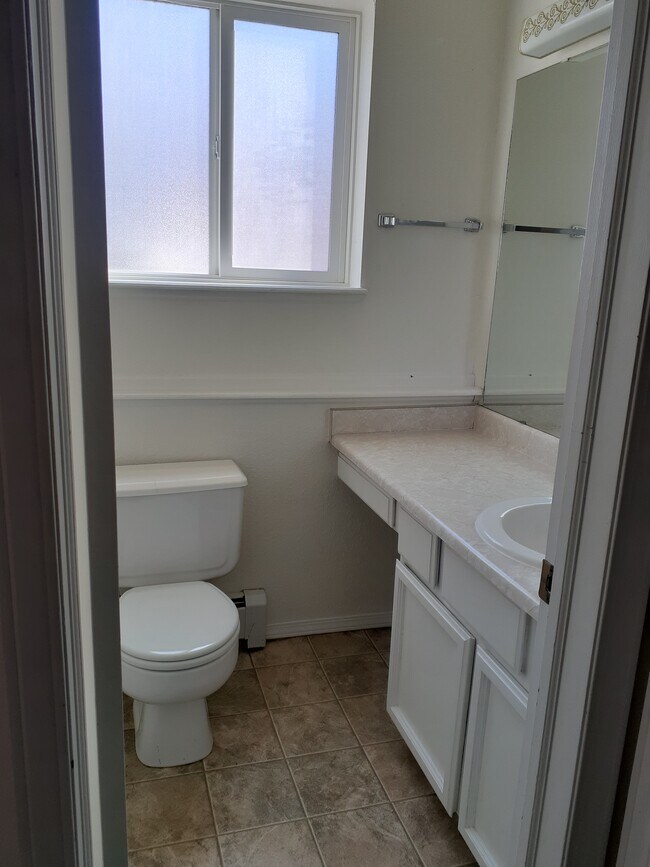 Foto del edificio - 406 Ridges Blvd