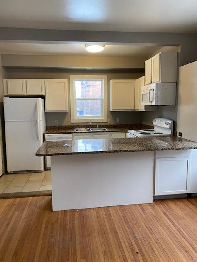 Foto del edificio - 4 bedroom house in St. Cloud