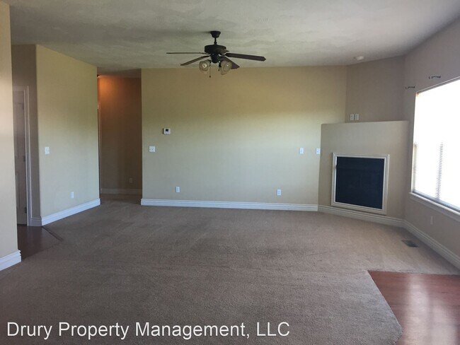 Foto del edificio - 3 br, 2 bath House - 2013 N Cedarwood Ct