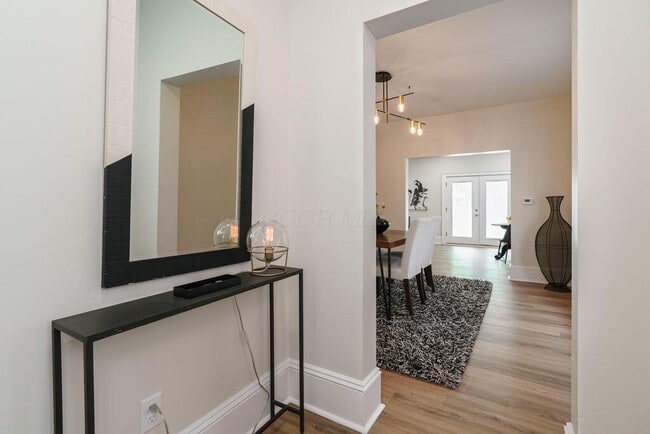 Foto del edificio - 348 E Morrill Ave
