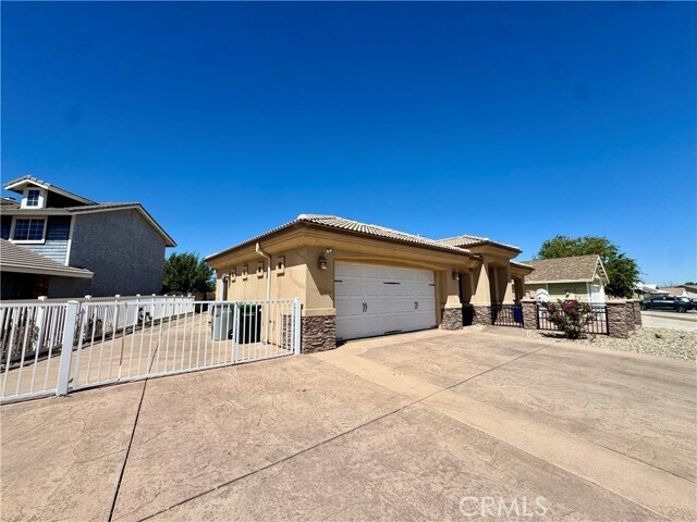 Foto del edificio - 13880 Evergreen Ln