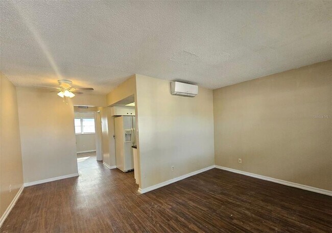 Foto del edificio - 201 Northwest Jefferson Cir N