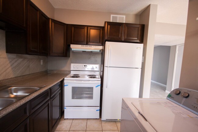 Foto del edificio - 664 Spottswood Manor Drive