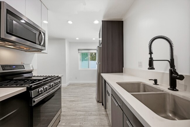 Photo - 2561 W Ave 30 Apartment