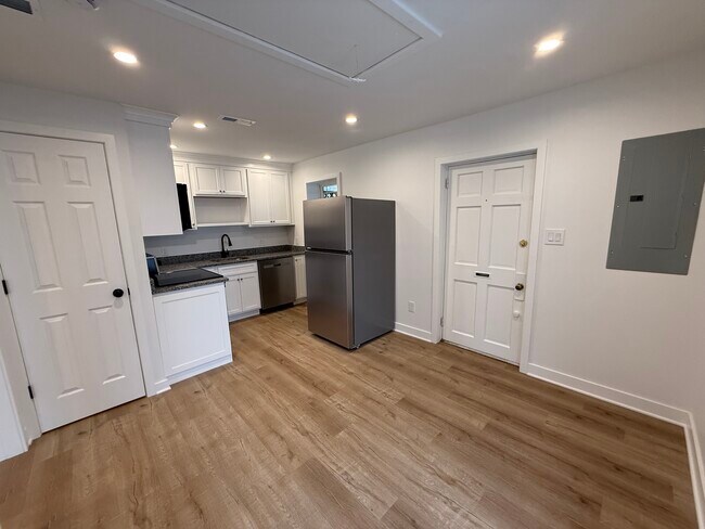 Cocina - vista desde la sala de estar - 303 Wollerton St