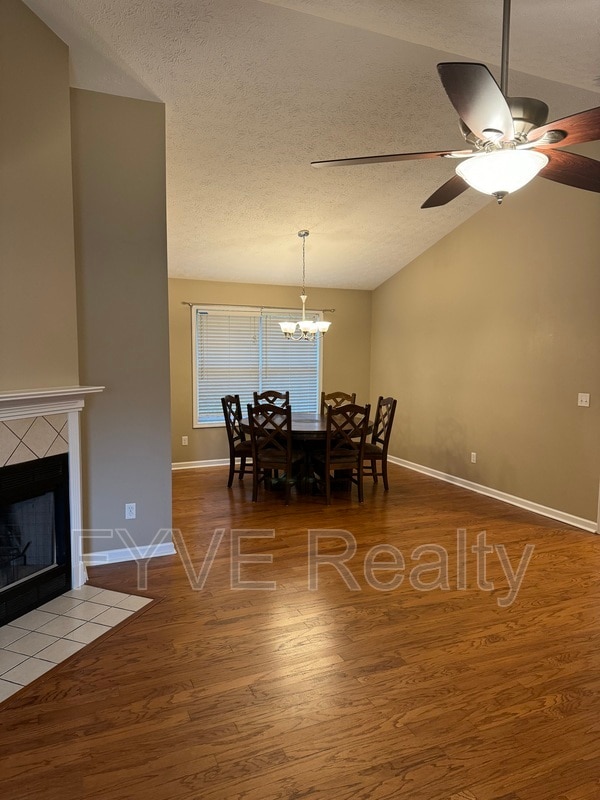 Building Photo - 8104 Nutmeg Cir