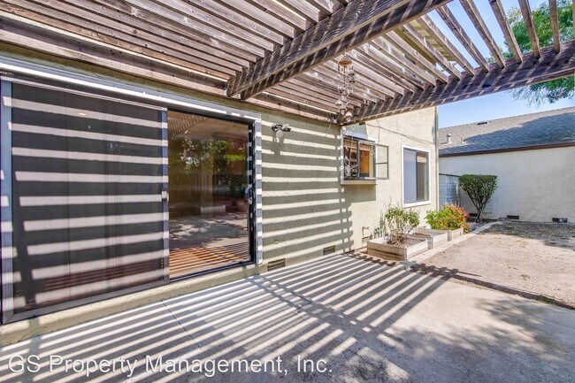 Foto del edificio - 4 br, 3 bath House - 1472 Cresthaven Lane