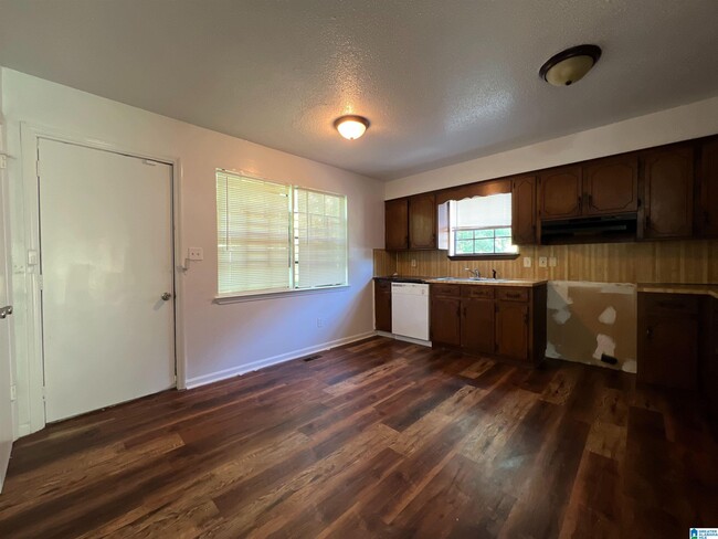 Building Photo - 1717 6th Pl Cir NW