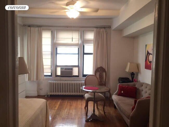 Foto del edificio - 243 W End Ave