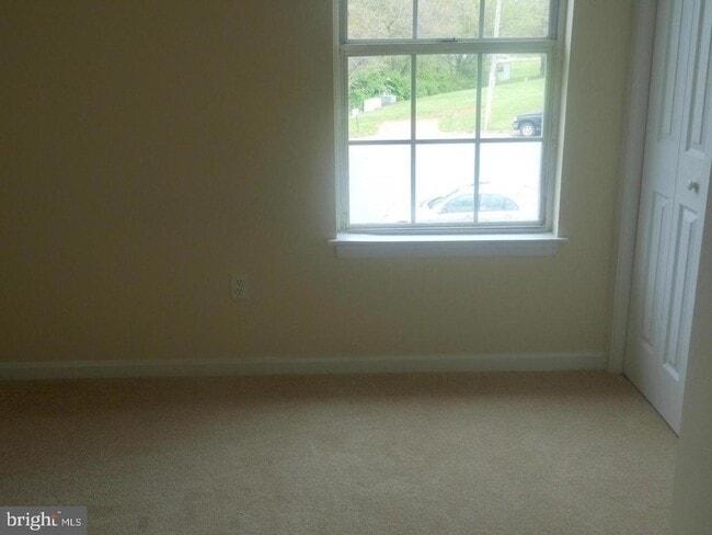 Building Photo - 600 Highview Ct