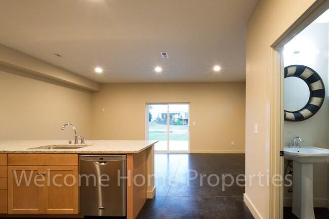 Foto del edificio - 72 NE Hadley Way