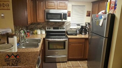Building Photo - 1001 Fallcrest Ct