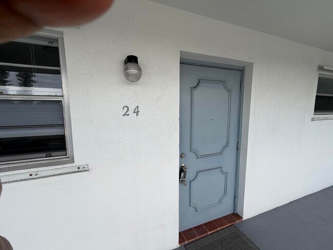Foto del edificio - 420 W Palm St