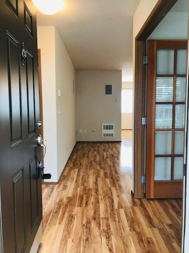 Building Photo - 3 Bed 2.5 Bath Redmond Ridge Beauty!