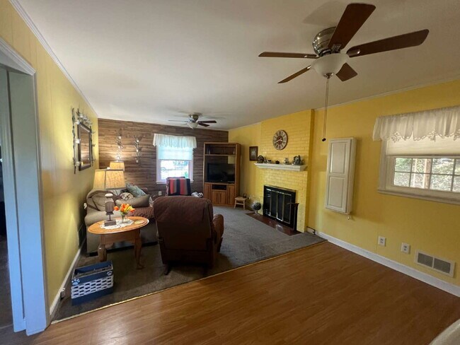Foto del edificio - Lovely one level, 3-bdrm House in SW Roano...