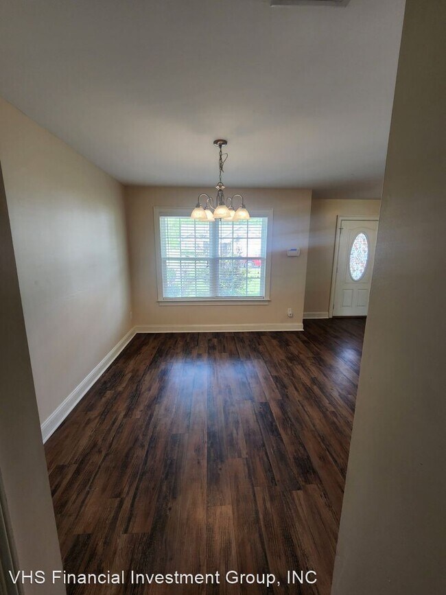 Foto del edificio - 4 br, 2.5 bath House - 94 NE Forest ST
