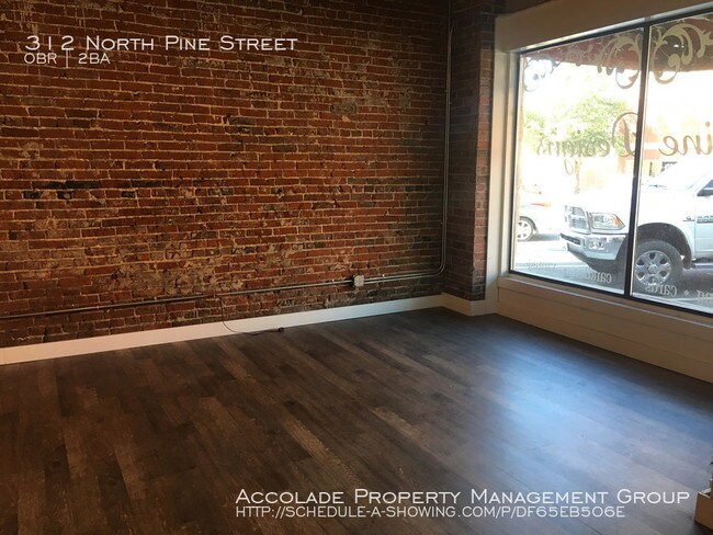 Building Photo - Downtown Commercial Space for Rent