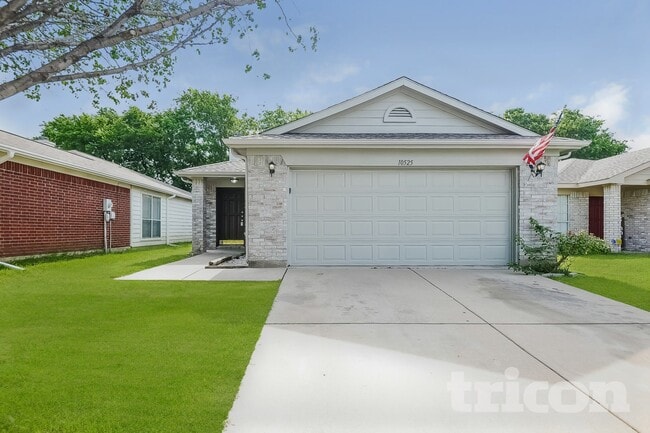 Building Photo - 10525 Flamewood Dr