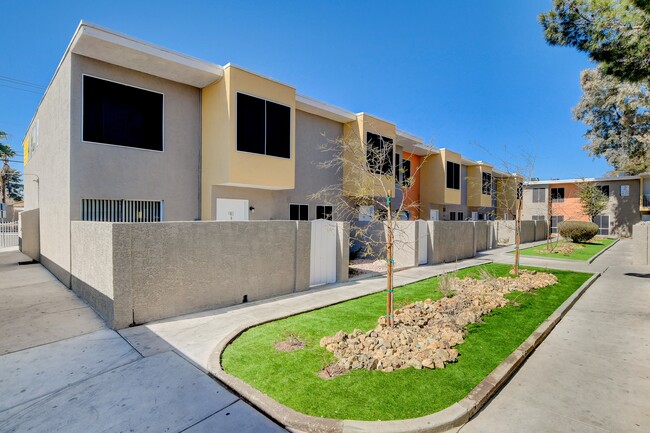 Building Photo - Summer Meadows