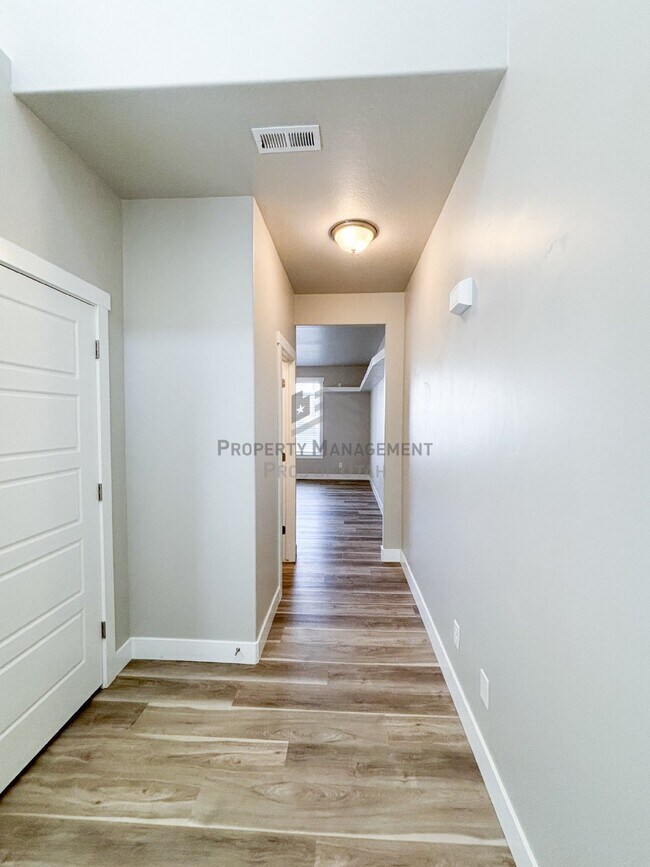 Foto del edificio - 364 N 800 W