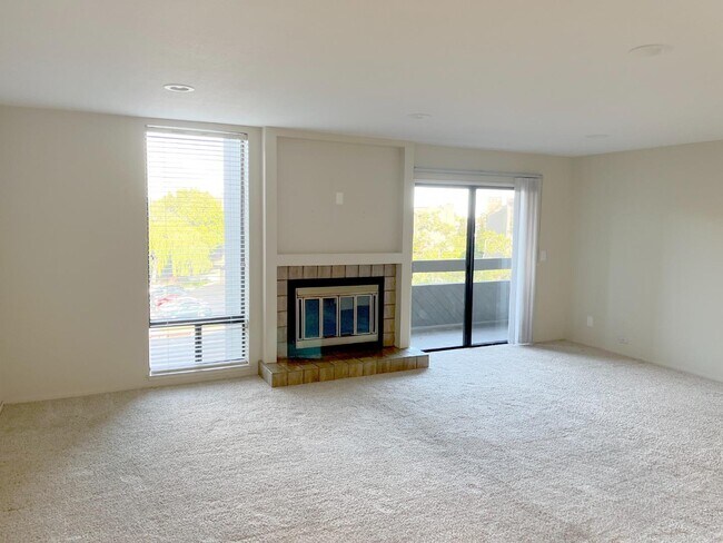 Foto del edificio - 815 Sea Spray Ln