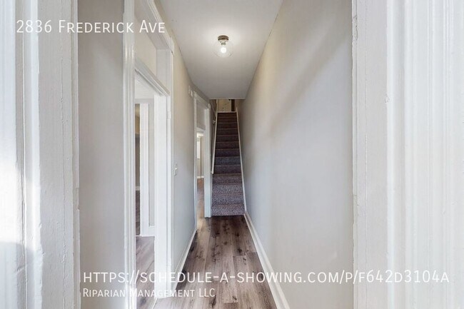 Building Photo - Fully Renovated West Side Gem