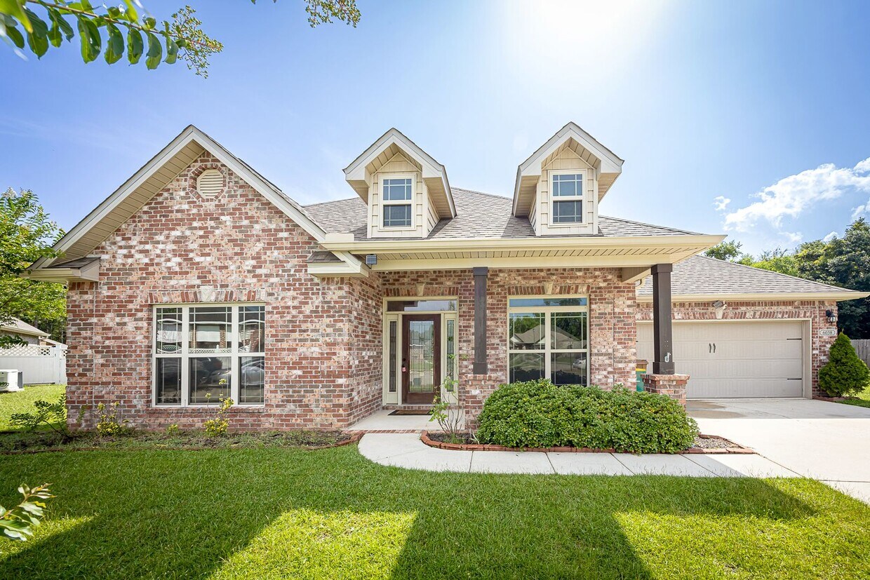 Foto principal - 6038 Red Gate Dr