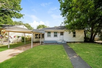 Building Photo - 2329 SW Tulane Ave