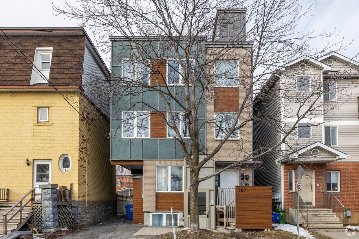 Photo du bâtiment - 107 Arlington Av