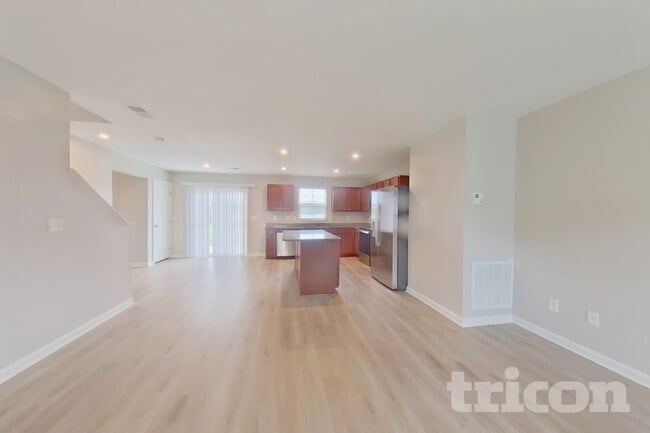 Building Photo - 757 Sequoia Dr
