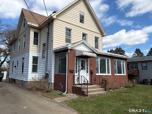 Foto del edificio - 316 W Main St