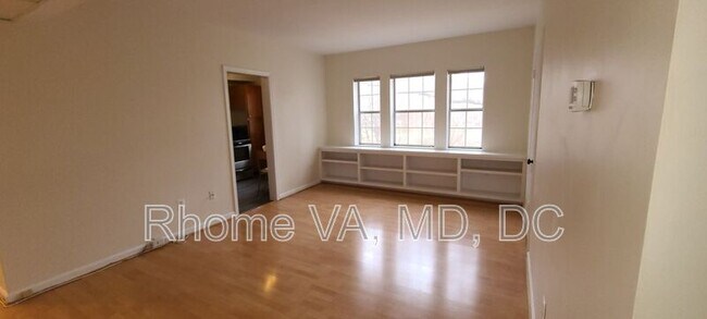 Foto del edificio - 1745 N Troy St