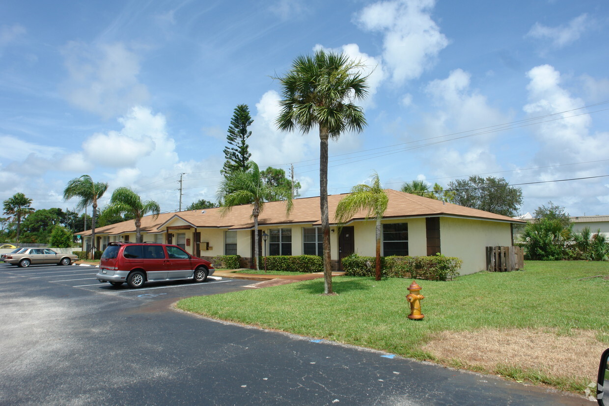 Building Photo - Stephenson Manor