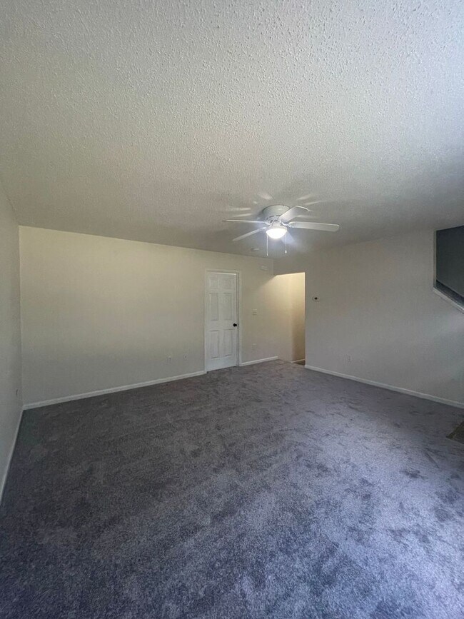 Foto del edificio - 1334 Devon Ln