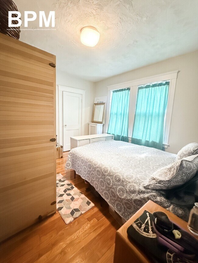 Building Photo - 949 Adams St