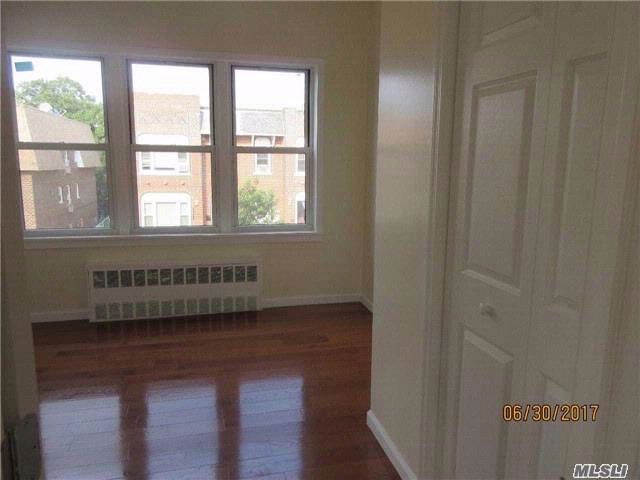 Foto del edificio - 3114 81st St