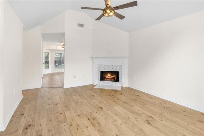 Building Photo - 1366 Valmont St