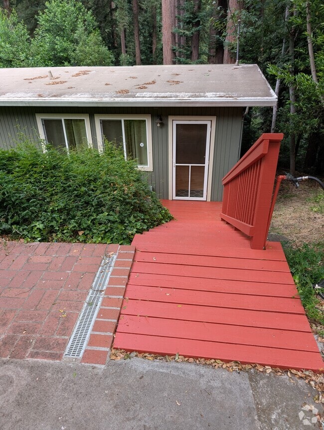 Building Photo - 973 Sharon Ln