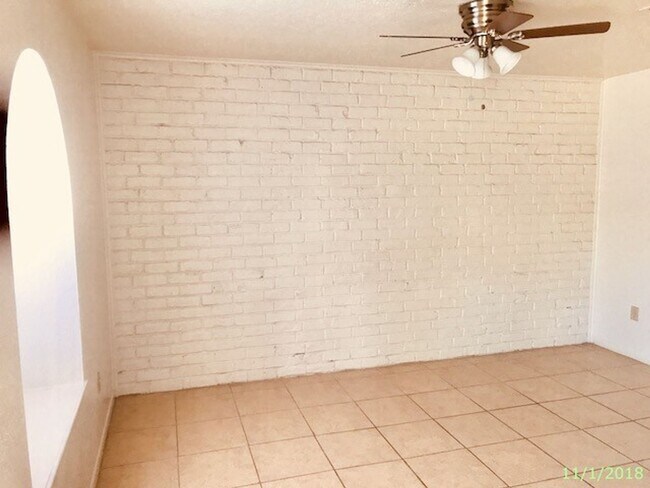 Foto del edificio - 2 BEDROOM 2 BATH PATIO HOME WITH 1010 SF