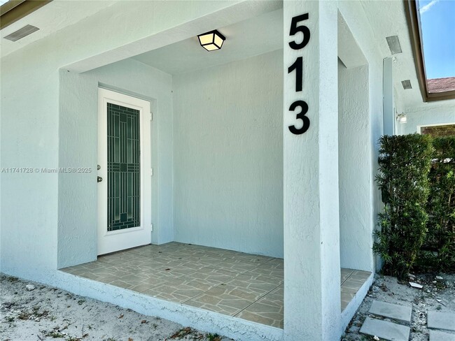 Foto del edificio - 513 NW 77th St