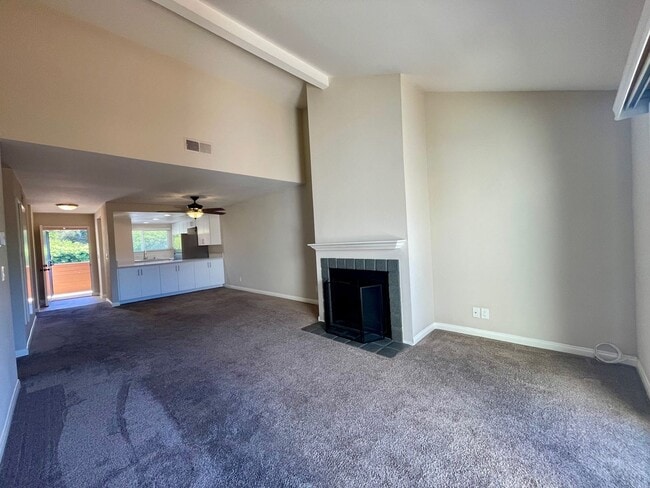 Building Photo - 2 Bedroom-2 Bathroom Single Story Condo; 2...