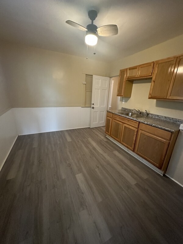 Foto del edificio - 3382 E 102nd St