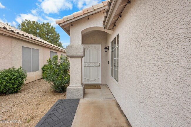 Building Photo - 3404 E Lavey Ln
