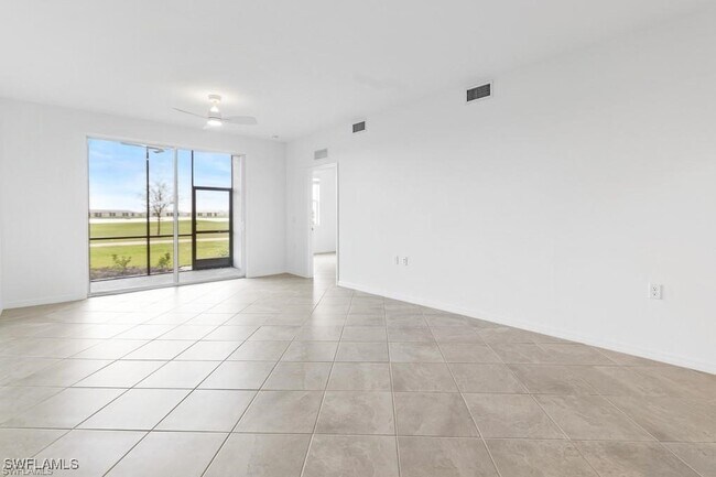 Foto del edificio - 5651 Double Eagle Cir